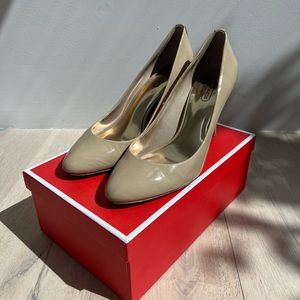 Coach women’s size 9 nude patent leather pump